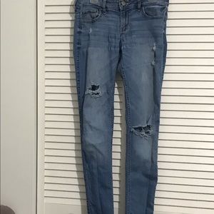 Hollister Distressed Stonewashed Jeans 3R